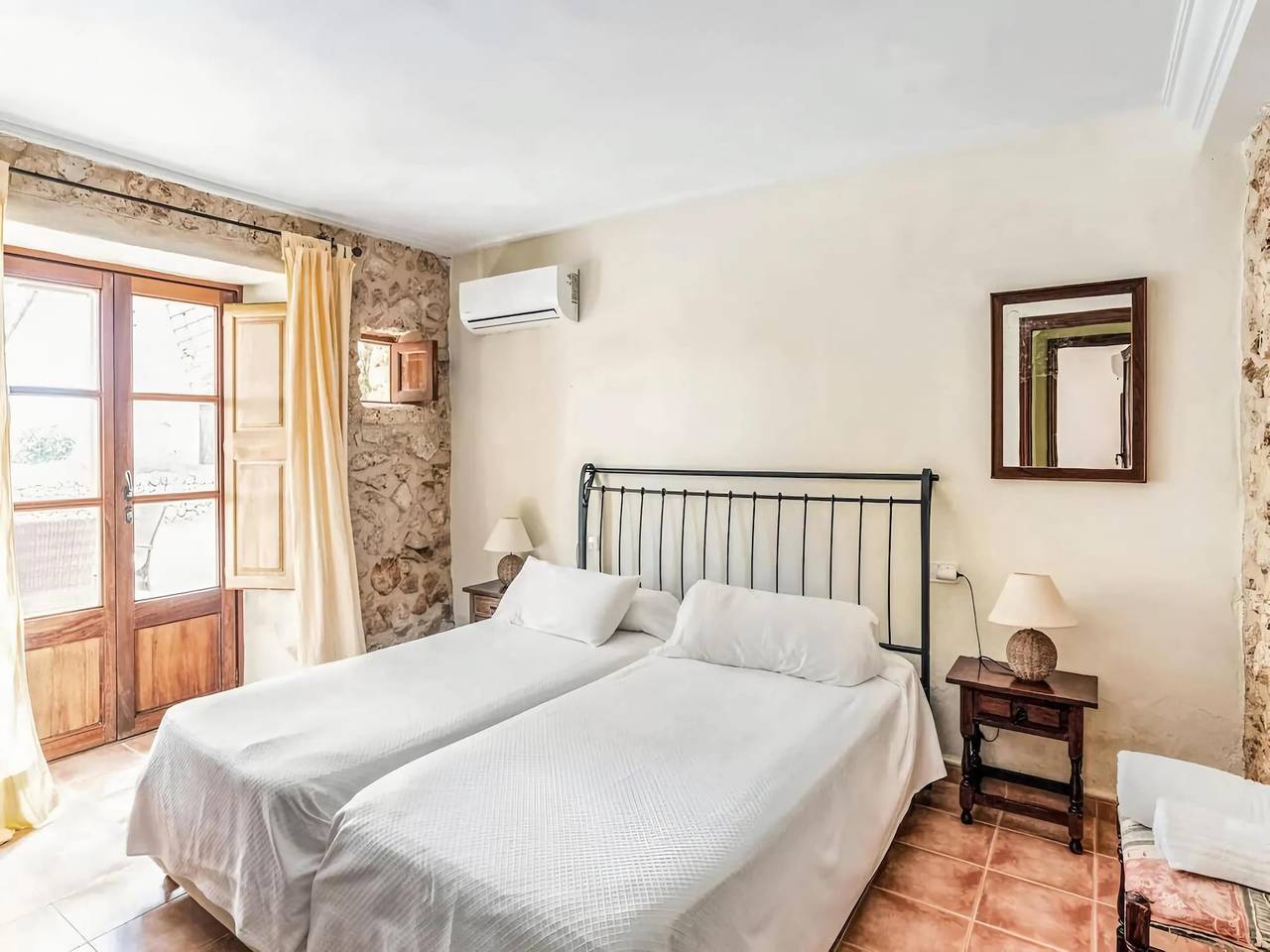 Villa in Santa María with Private Saltwater Pool in Rio Bananal, Espírito Santo