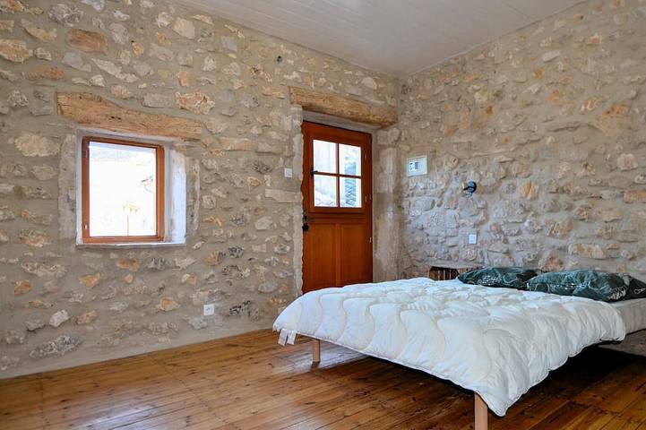 Location de vacances pour 8 personnes, animaux acceptés à Montclus - 2