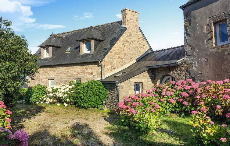 Location de vacances pour 9 personnes, avec Terrasse et Jardin à Plouguerneau
