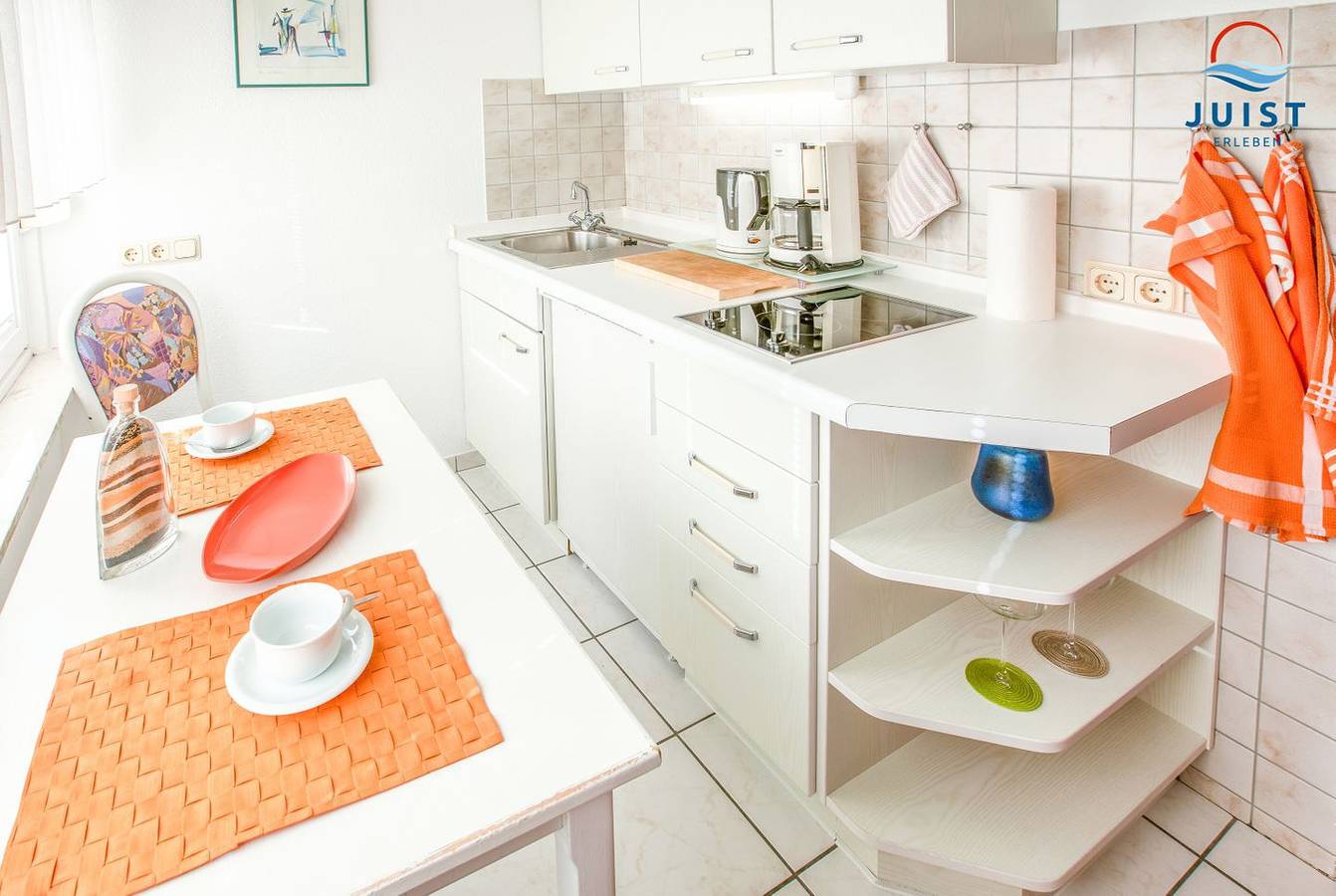 Farbenfroh gestaltete Ferienwohnung im Zentrum, ideal für Paare — Bild 4