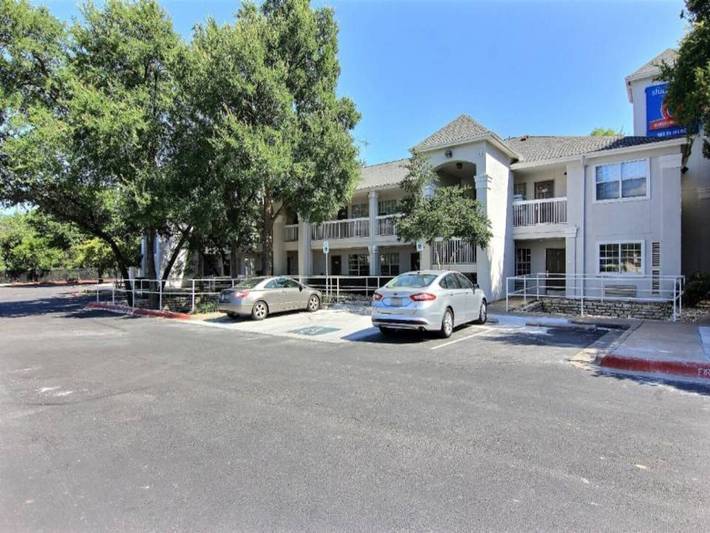 Apartamento entero, 1 cama Queen | Bañera adaptada para personas in Austin, Condado de Travis