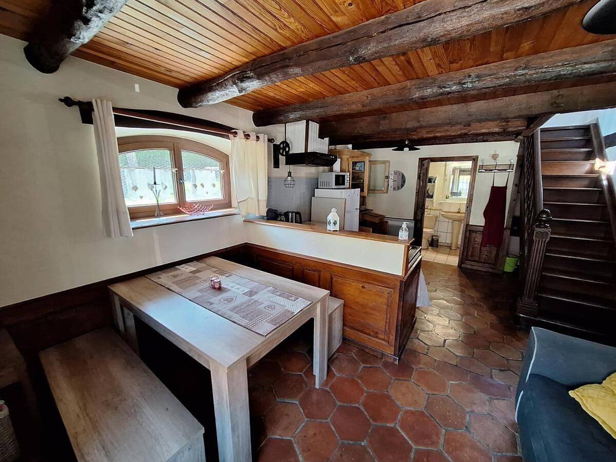 Appartement entier, Two-Bedroom Apartment in Rougemont-le-Château, Parc naturel régional des Ballons des Vosges