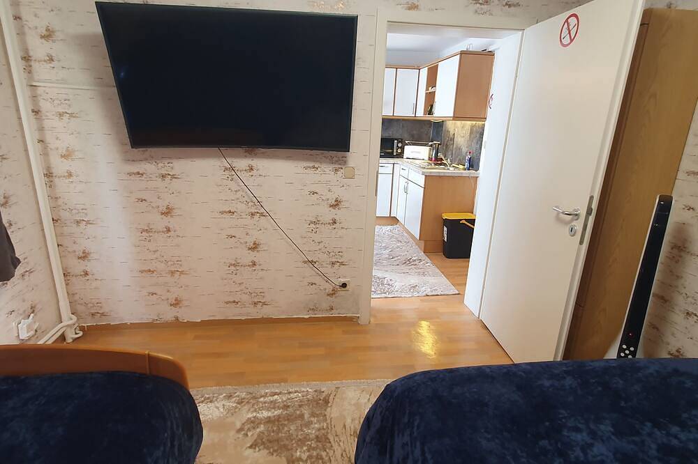 Ganze Wohnung, Nr.10-Complete apartment with separate entrance in the Finkenwerder center in Finkenwerder, Hamburg