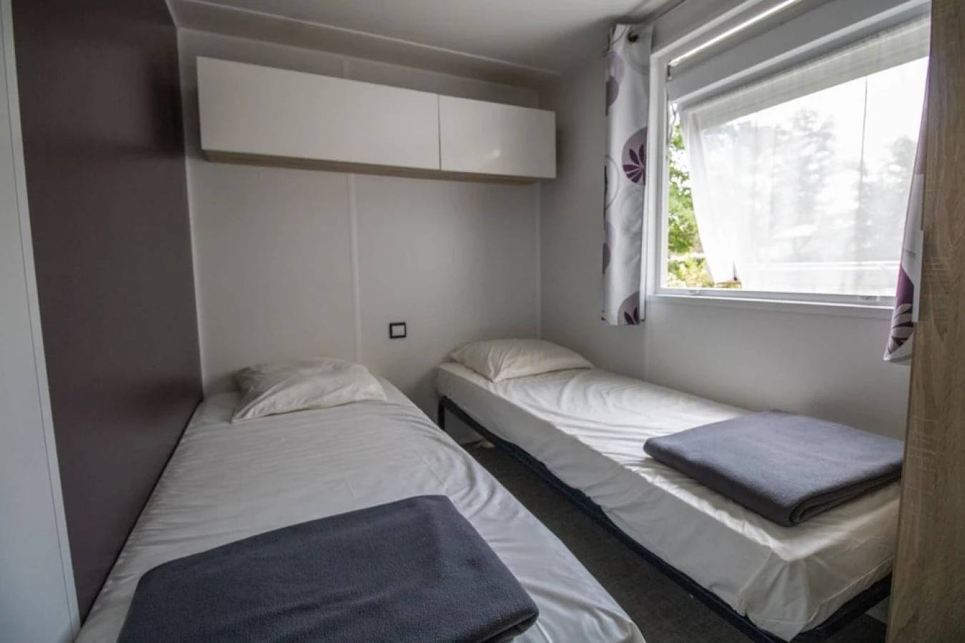 Zecamping 4* animé piscine couverte locatif Tv clim 35m2 in Saint-Michel-Escalus, Côte d’Argent