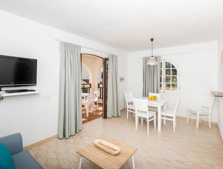 Apartamento entero, Apartamento en Complejo con Piscina - Girasol Garden Superior 2 C in Sant Jaume, Municipio de Alaior