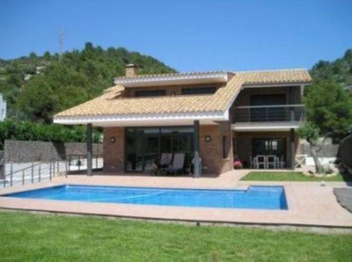 Chambre d’hôte pour 2 personnes, avec Balcon et Terrasse ainsi que Jardin et Piscine à Sitges