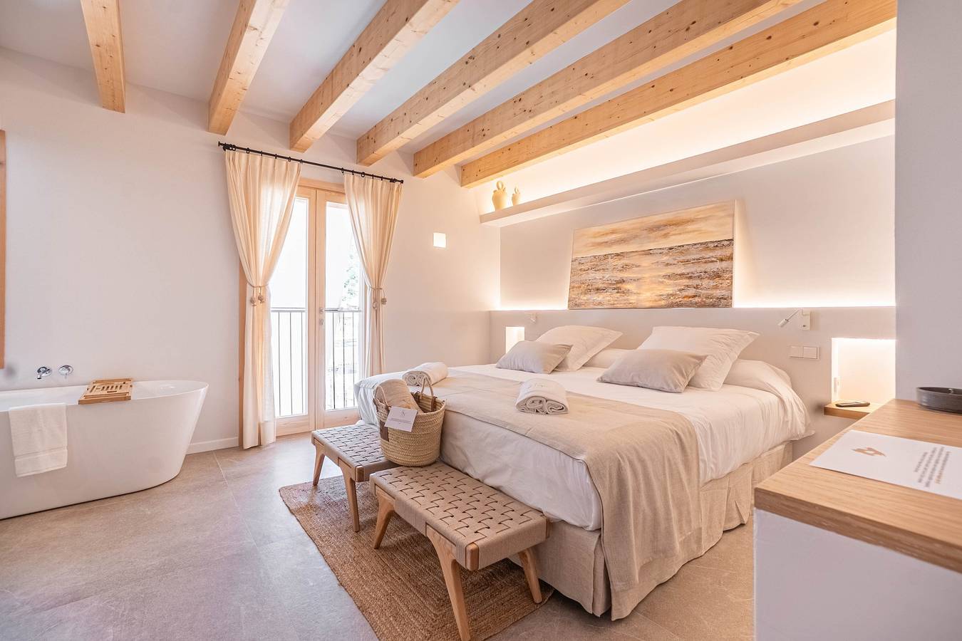 Room '203 - Doble Superior' with Sea View, Wi-Fi and Air Conditioning in Capdepera, East Majorca