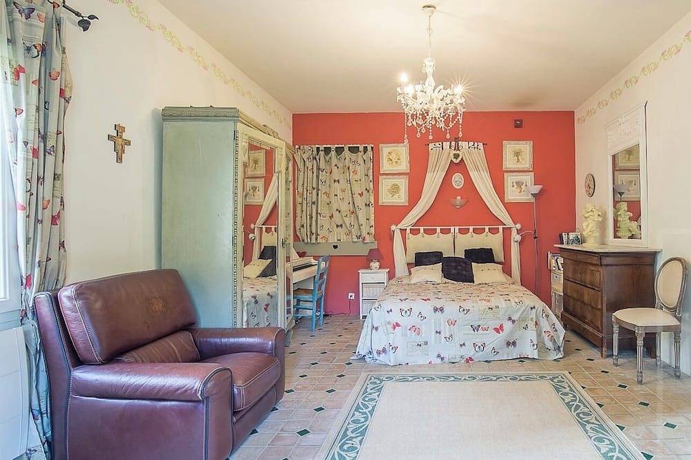 Charming bed and breakfast in Giono country. in Manosque, Regionaler Naturpark Luberon