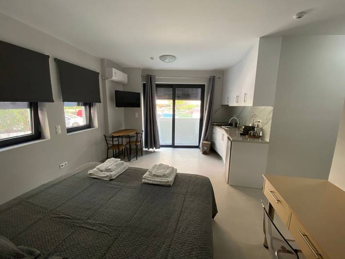 Ganzes Studio, Studio für 4 Personen mit Balkon in Zentral-Athen, Athen