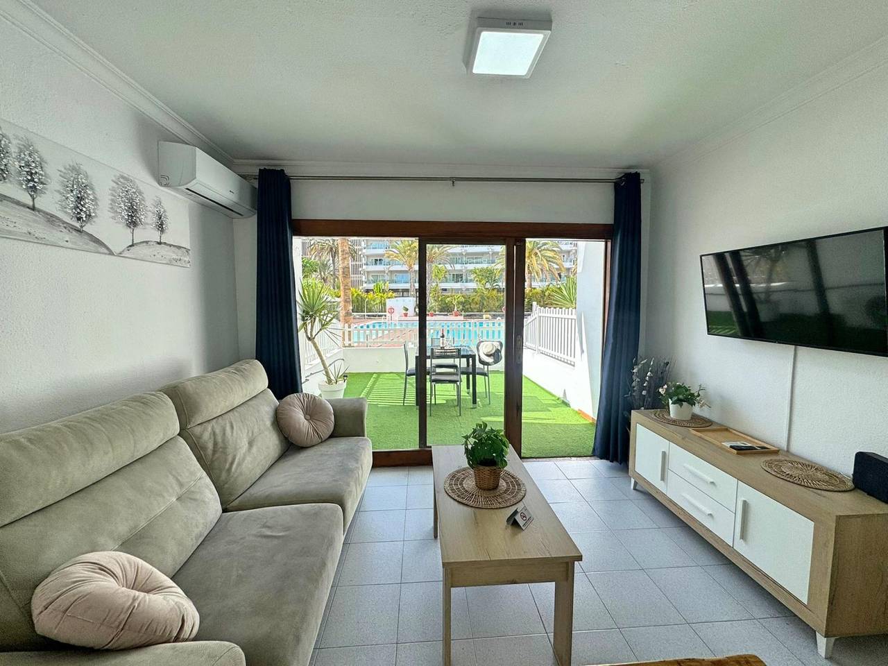 Entire holiday apartment, Tropical Terraza a la Piscina in Maspalomas, San Bartolomé de Tirajana