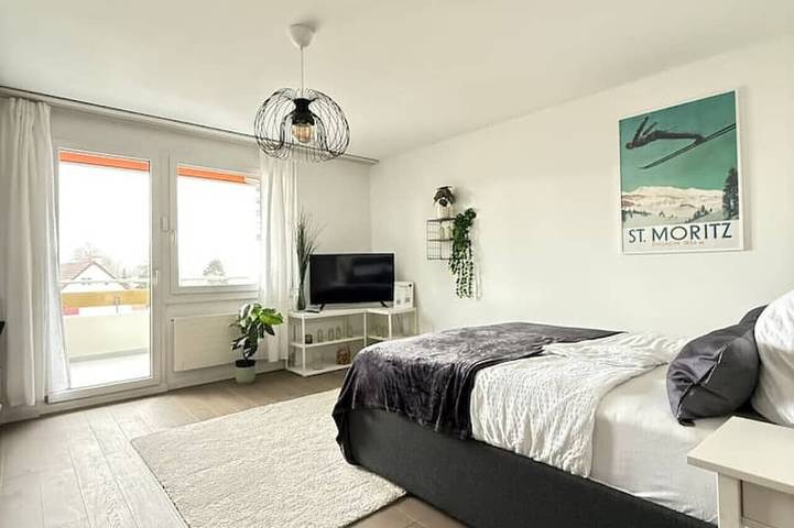 Ganze Wohnung, Apartment mit Seesicht und Balkon 1 min zum See in Rorschach, Obersee (Bodensee)
