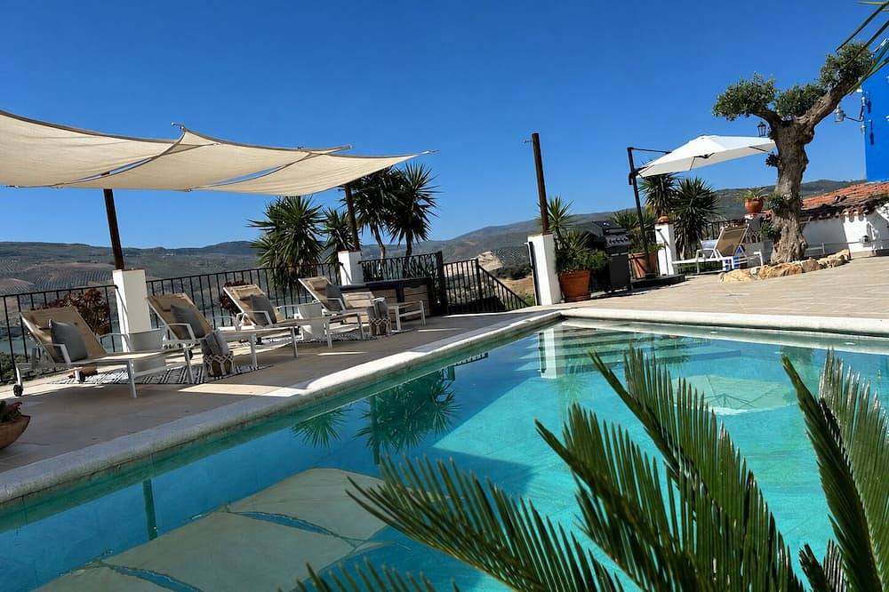 Villa mit Pool, Jacuzzi, See-& Bergblick in Iznájar, Sierras Subbéticas