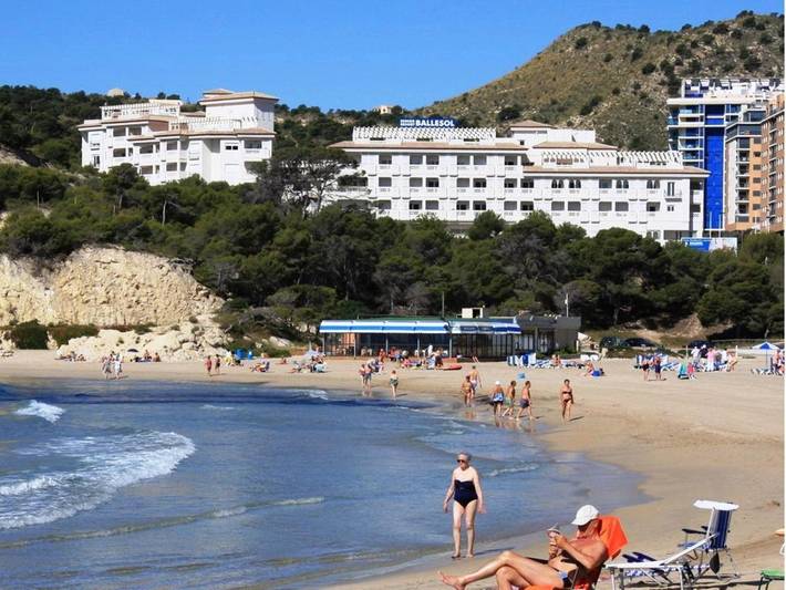 Apartahotel para 2 personas, con Balcón y Terraza además de Jardín y Piscina en Villajoyosa
