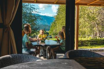 Ferienhaus für 6 Personen, mit Terrasse und Balkon/Terrasse am Pressegger See