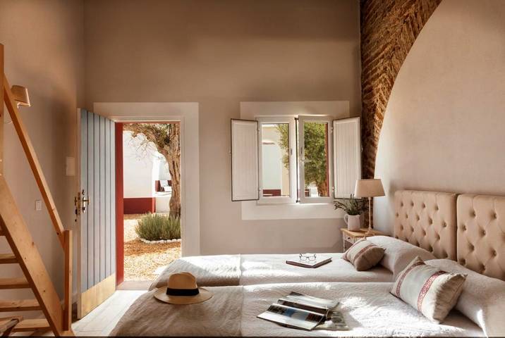 Hôtel pour 3 personnes, avec Terrasse et Jardin ainsi que Piscine et Vue