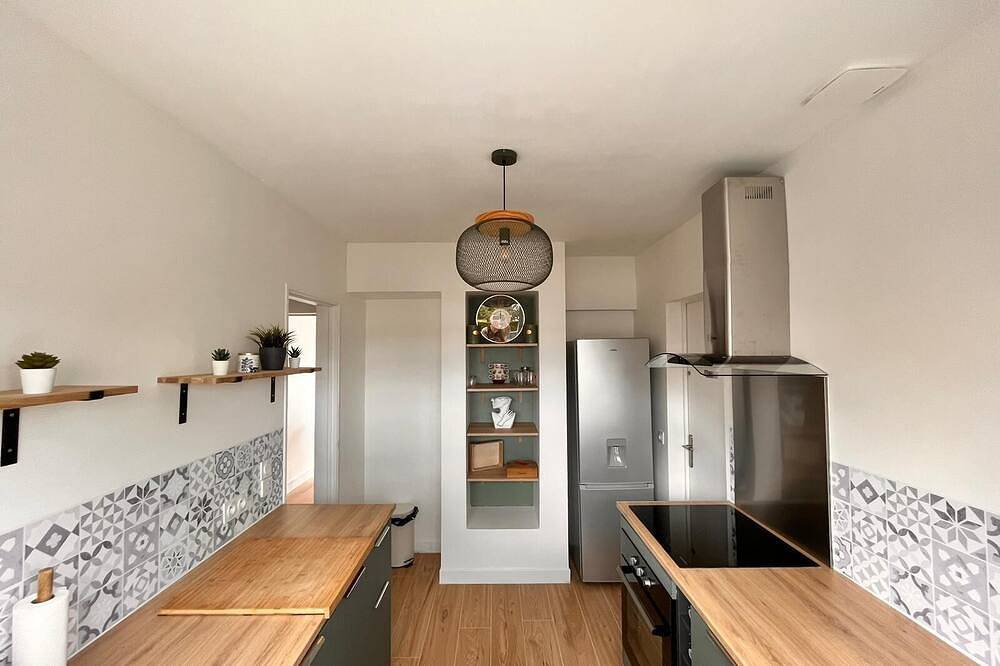 Appartement entier, Charmant duplex avec grande terrasse en cœur de ville, proche gare et commerces in Villepreux, Yvelines