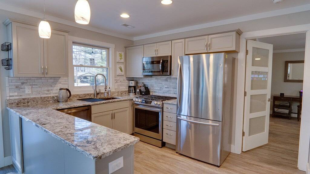 Blue Ridge Hideaway at Lake Toxaway w/ Hot Tub in Lake Toxaway