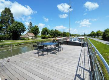 Péniche pour 8 personnes, avec balcon dans le Cher