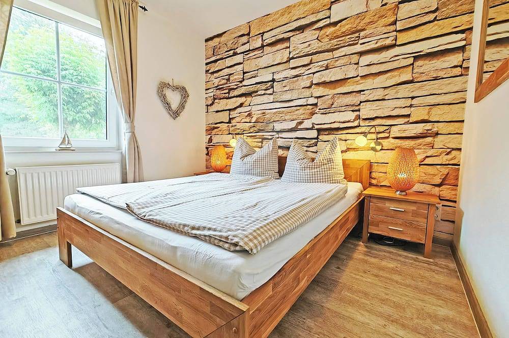 Traumhaft gelegenes Ferienhaus für Familien & Hund, umzäunt, 200m zum Plauer See in Fünfseen, Plauer See