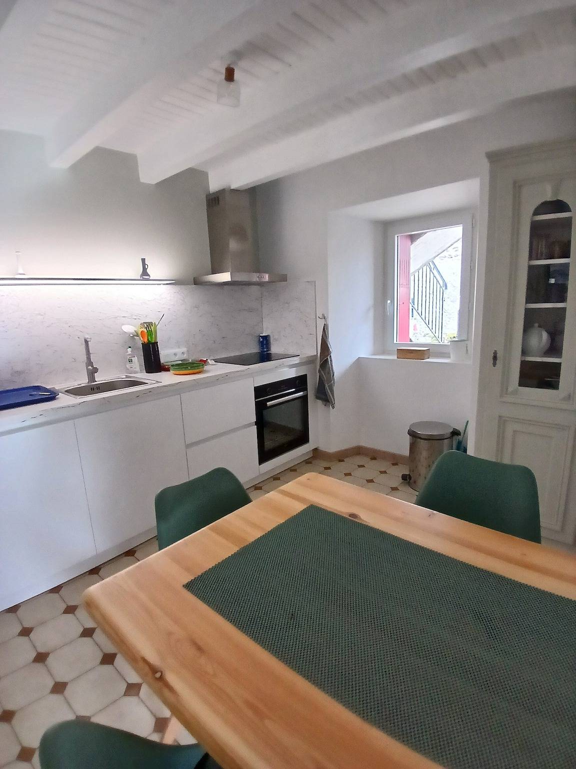 Casa de vacaciones 'Maison De Campagne' con terraza privada, jardín privado y Wi-Fi in Séneujols, Alto Loira