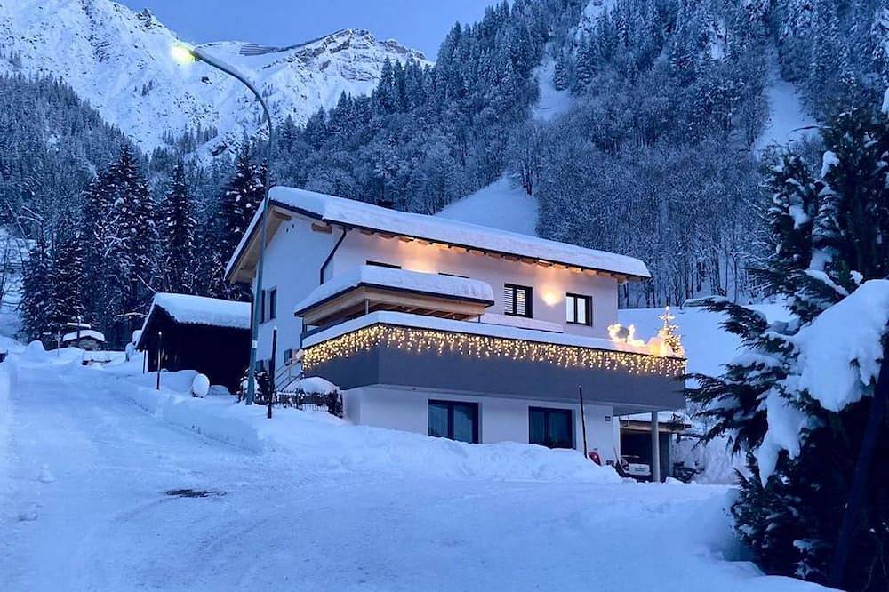 Ganze Wohnung, Haus Bazigg - Ferienwohnung Bazigg in Sonnenkopf, Klösterle am Arlberg