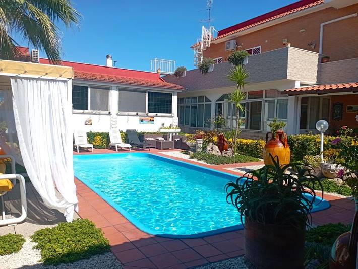 Holiday home for 5 people, with pool and garden - 1