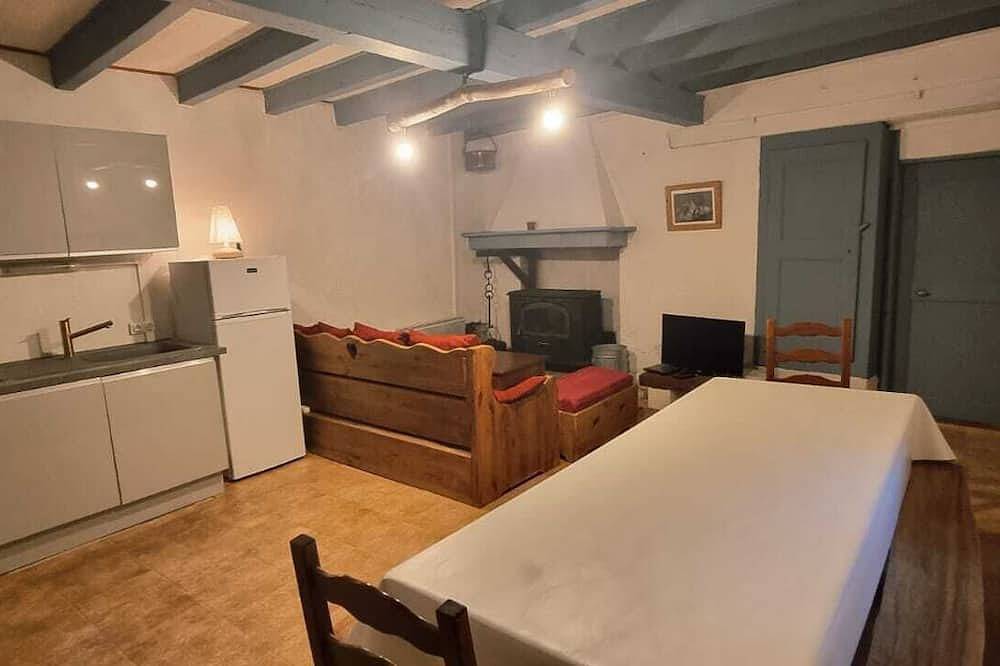 Apartamento entero, Allemont Chalet Olle 72 m2 Oisans Vaujany Alpe d'Huez 8 o 16 couchag in Allemond, Parque Nacional de los Ecrins