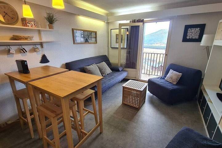 Ganze Wohnung, Superb Studio 4 Personen in Les Angles, 22m², Blick auf den See, zu den Geschäften und Trails in Les Angles, Parc naturel régional des Pyrénées catalanes