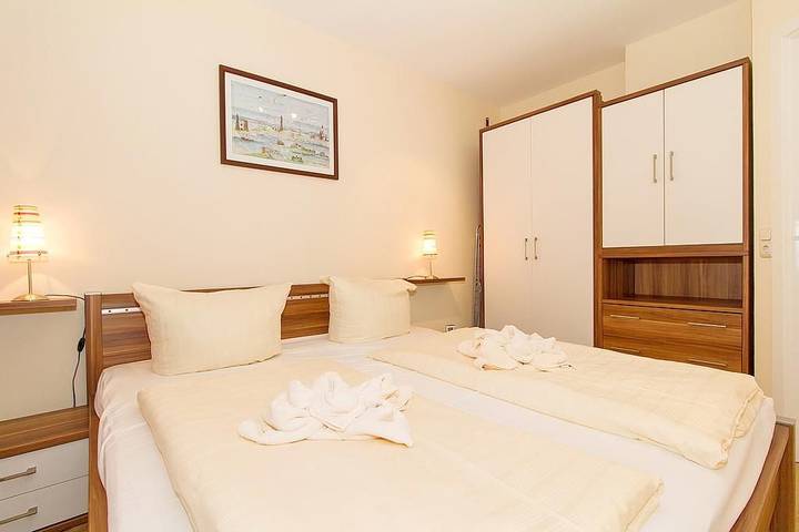 Apartamento entero, Hundefreundliche Ferienwohnung in bester Strandlage mit seitlichem Meerblick in Kühlungsborn Weststrand, Kühlungsborn