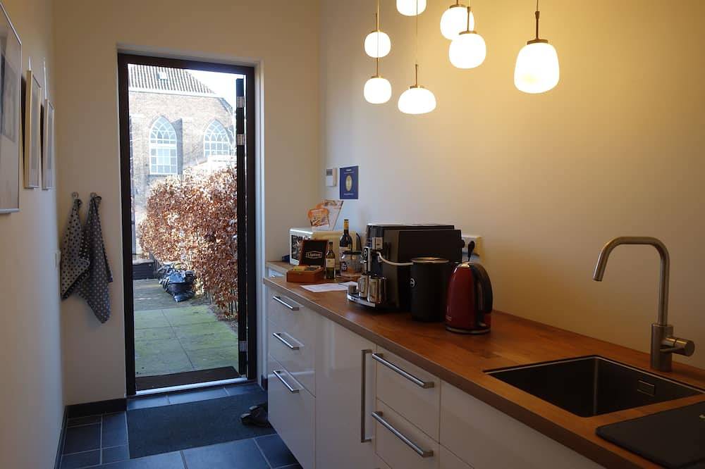 B&B / Art gallery with terras / garden In the historic center of Dordrecht in Dordrecht, Parco Nazionale De Biesbosch