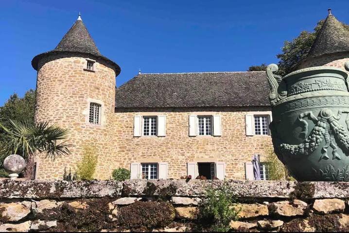 Gîte pour 2 personnes, avec jardin ainsi que balcon et vue à Savignac