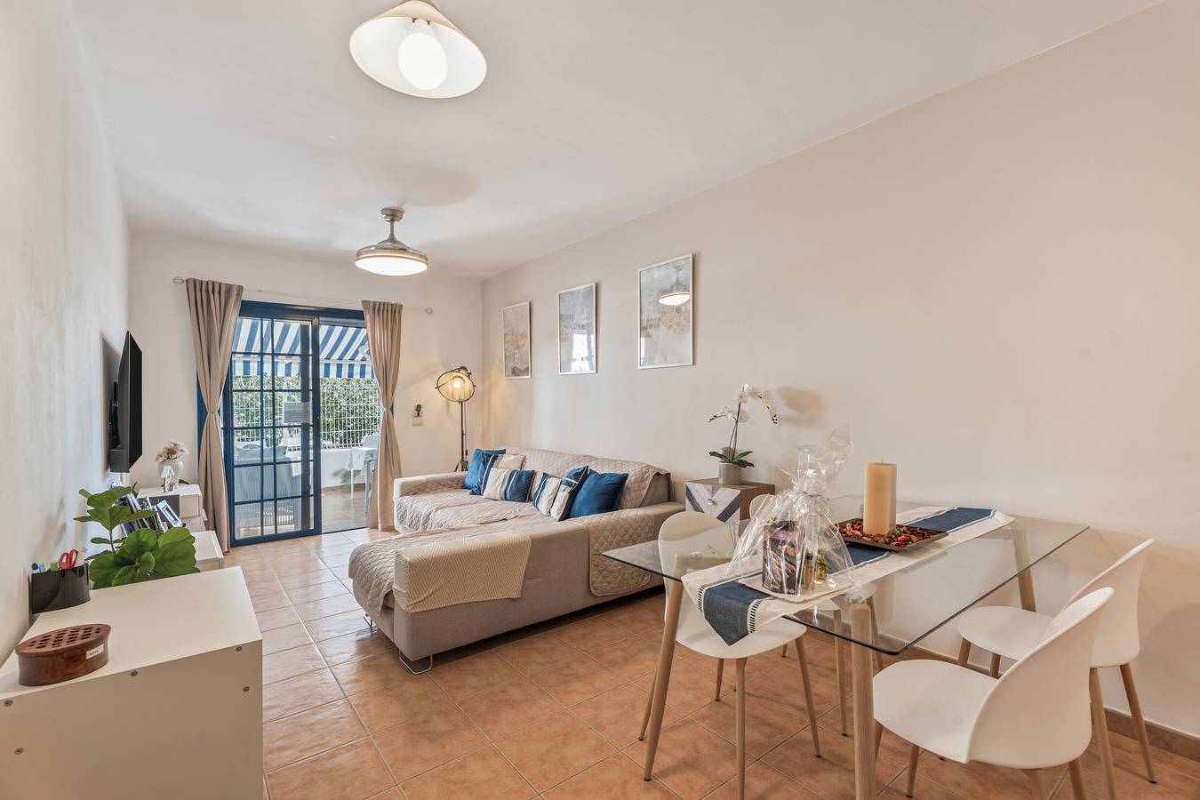 Entire apartment, Vacation Apartment 'Pequeño Refugio My Little Shelter' with Shared Pool, Private Terrace and Wi-Fi in Las Chafiras, San Miguel de Abona