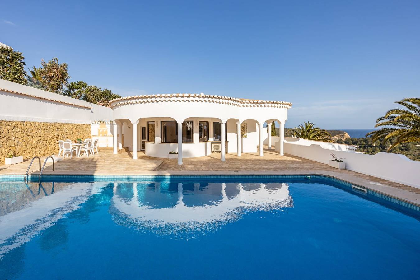 Villa Miramar com vista para o mar em Fortaleza - T2 com piscina privada in Parque Natural do Sudoeste Alentejano e Costa Vicentina