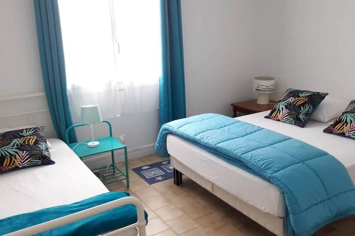 Location de vacances pour 8 personnes, avec piscine et jardin dans Plage du Platin - 2