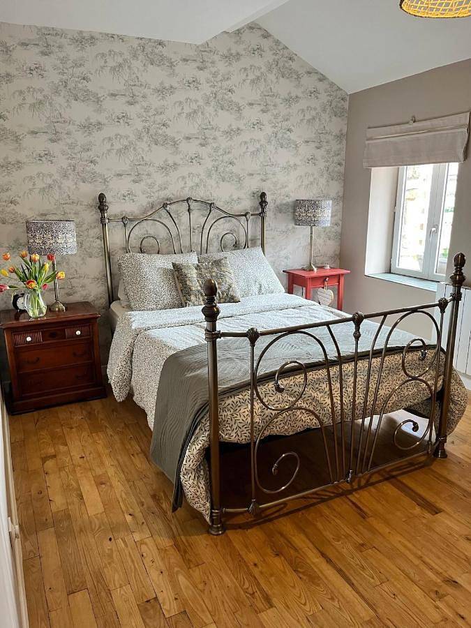 Location de vacances pour 3 personnes, avec piscine et jardin à Champagne-Mouton - 4