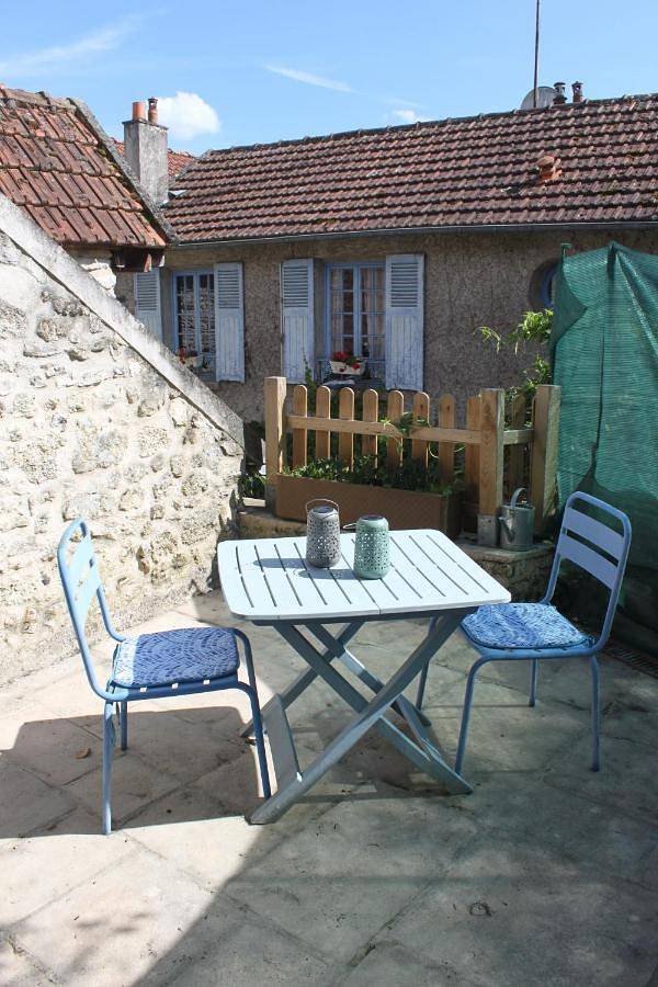 Maison bleue in Beynes, Yvelines