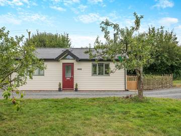 Cottage for 2 People in Essex, East of England, Photo 1