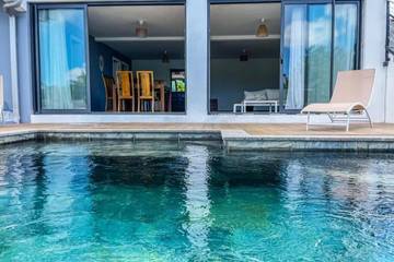 Cottage pour 5 personnes, avec jacuzzi et piscine ainsi que jardin et terrasse à Sainte-Suzanne