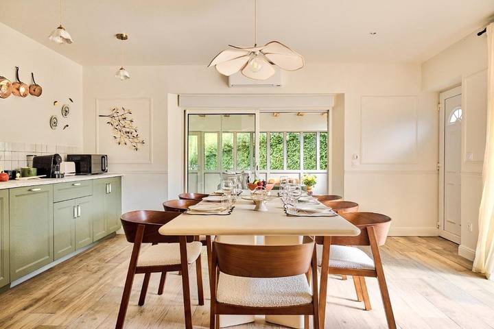 Location de vacances pour 6 personnes, avec Terrasse ainsi que Jardin et Vue dans Montreuil (Eure-et-Loir)