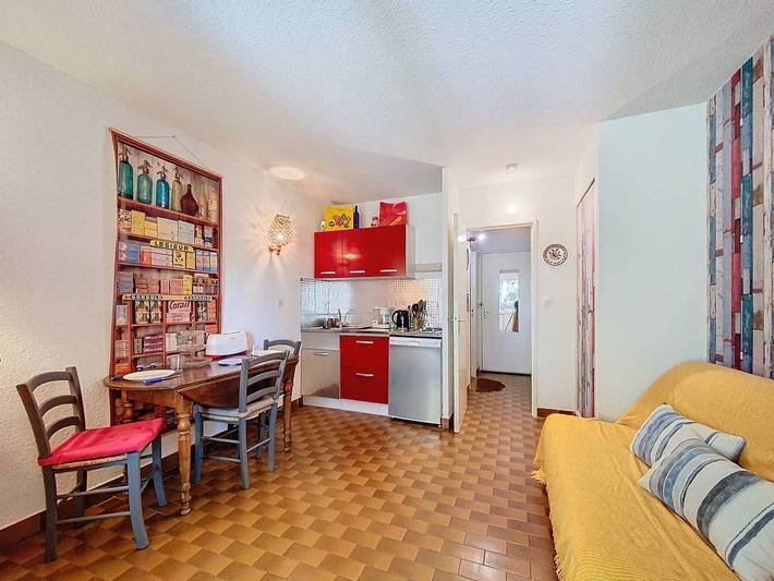 Studio entier, Studio à Saint-Cyr-sur-Mer avec terrasse et parking privé in Les Lecques, Saint-Cyr-sur-Mer