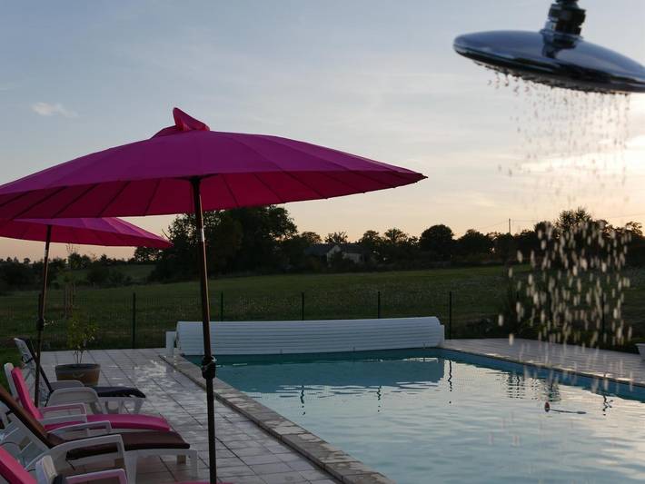 Gîte pour 6 personnes, avec jardin et piscine, animaux acceptés à Jouqueviel - 2