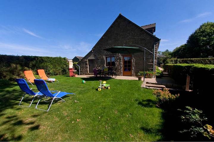 Gîte pour 5 personnes, avec Terrasse ainsi que Jardin et Vue