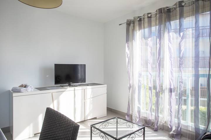 Ganze Wohnung, Apartment „T2 Vert Anis“ mit Wlan in Salies-de-Béarn, Béarn