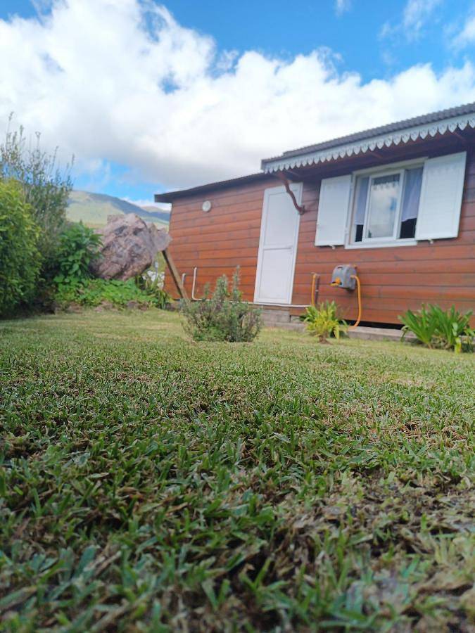 Gîte pour 5 personnes, avec terrasse ainsi que vue et jardin à La Plaine-des-Palmistes - 3