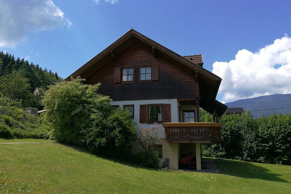 Familienfreundliches Einfamilienhaus, 4 Schlafzimmern, eigener Badesteg & Wifi in Steindorf am Ossiacher See, Oberkärnten