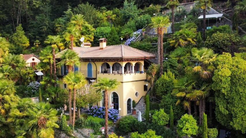 Ferienhaus für 6 Personen, mit Balkon und Terrasse sowie Garten und Pool in Cannero Riviera