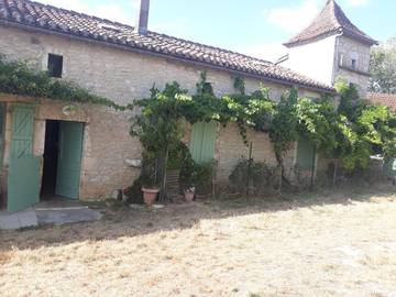 Gîte pour 4 personnes, avec jardin et vue, animaux acceptés à Cabrerets