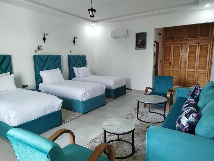 Chambre d’hôte pour 4 personnes, avec jardin ainsi que vue et piscine