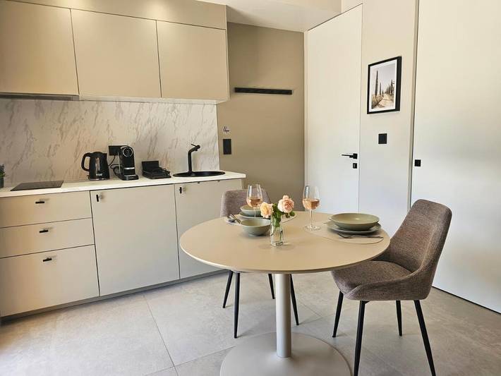 Location de vacances pour 2 personnes, avec jardin ainsi que jacuzzi et terrasse à Entrecasteaux - 4