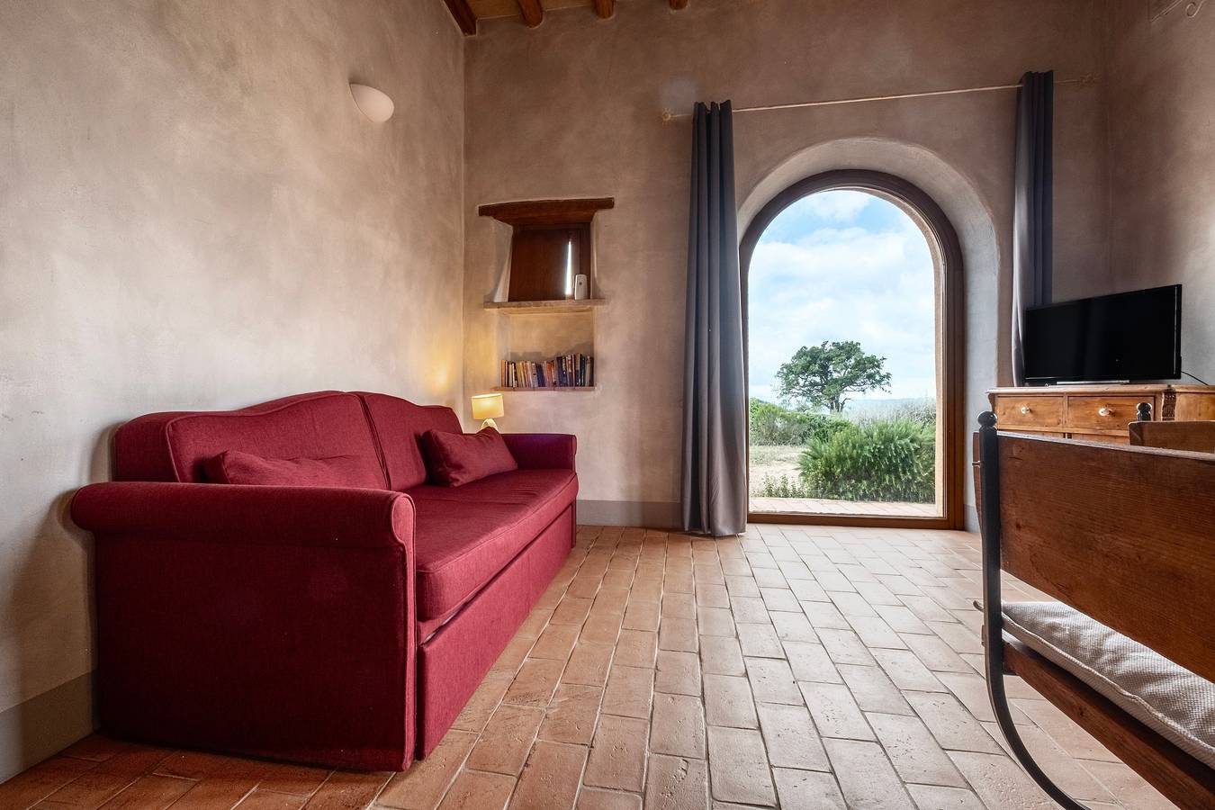 Entire apartment, Apartment 'Vulcinea In Poggio Rocco' with Private Terrace, Wi-Fi and Air Conditioning in Manciano (municipality), Grosseto Province